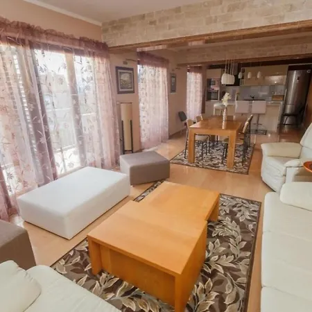 Zane Apartman *